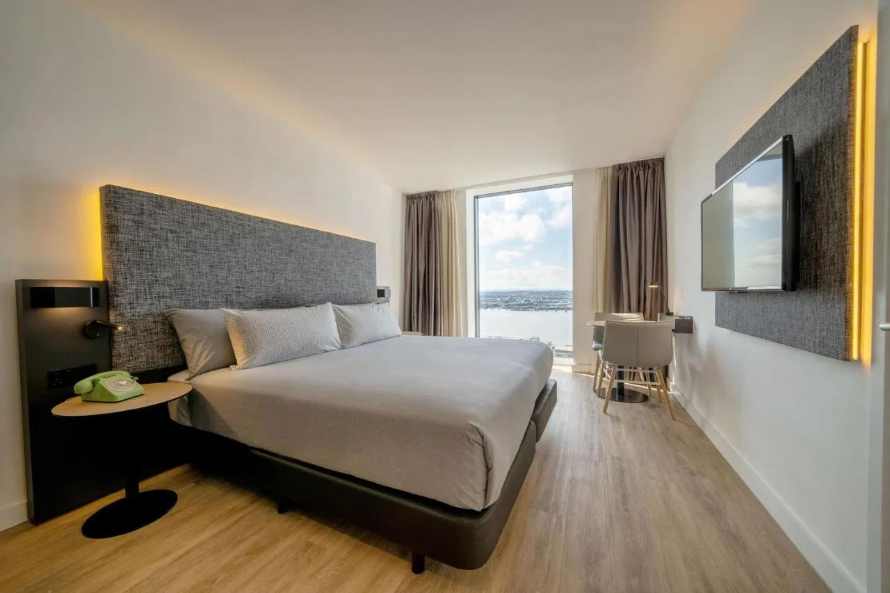 The Innside Room - River View